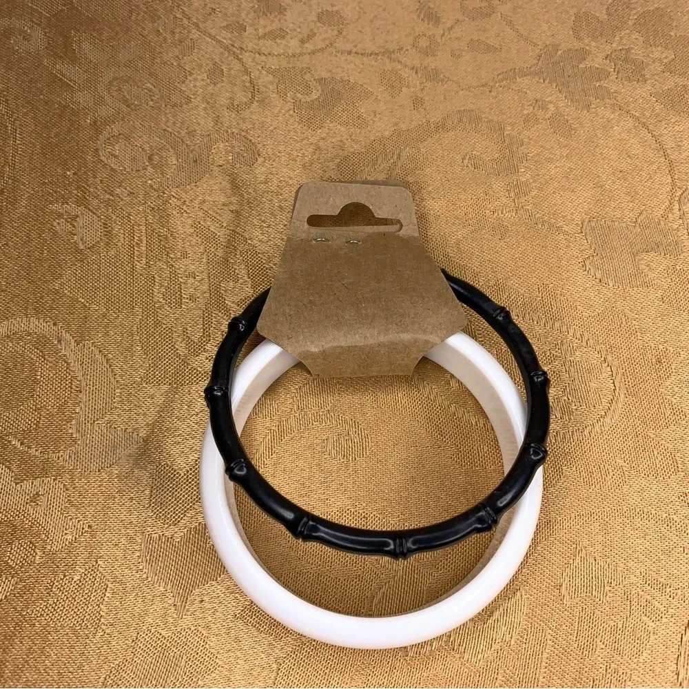 Set Of 2 Bangle Style Bracelets Black White Retro Pinup Goth Bamboo Look Acrylic